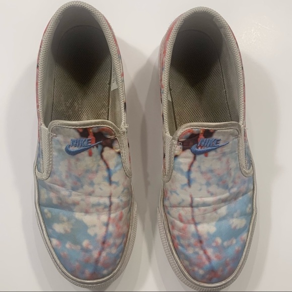 NIKE Cherry Blossom Toki Slip-On Sneakers - Picture 3 of 12